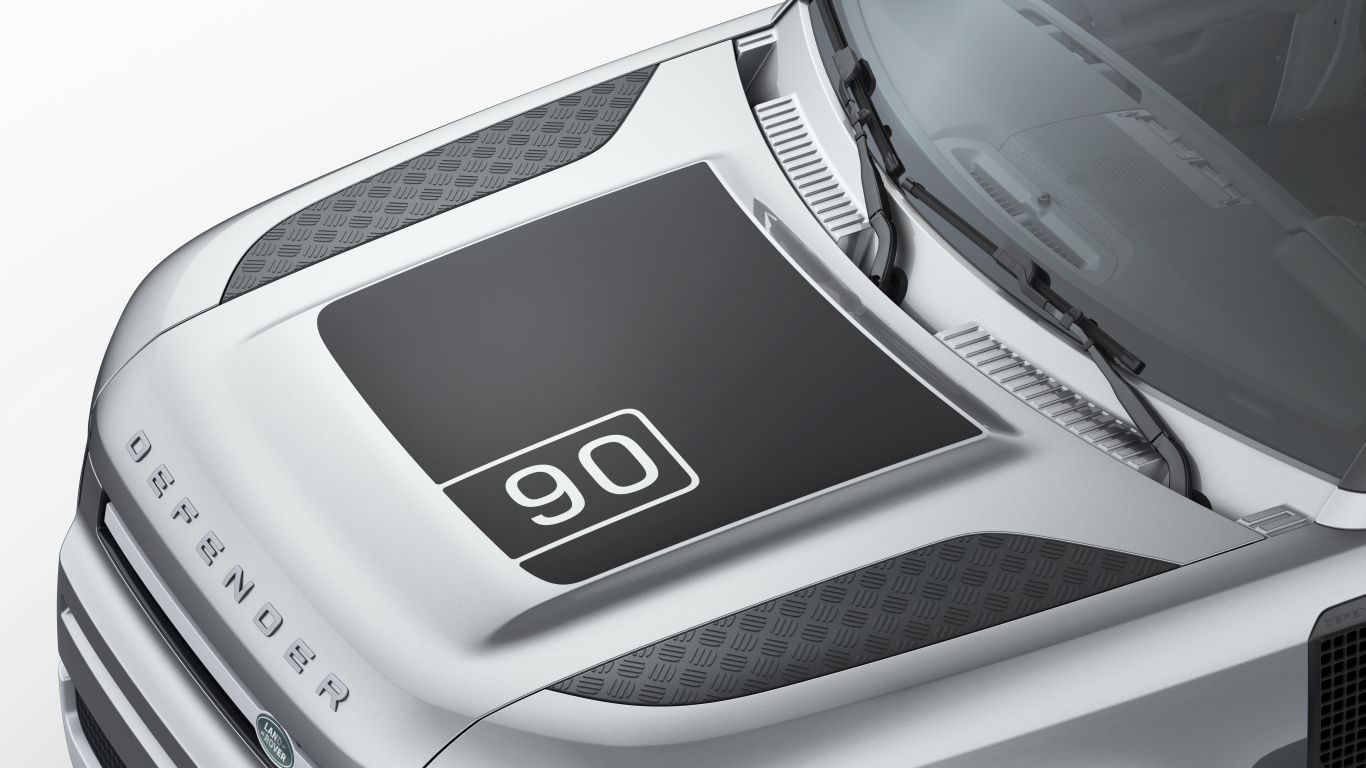 Наклейка на капот чорна, матова Defender L663 (36014)