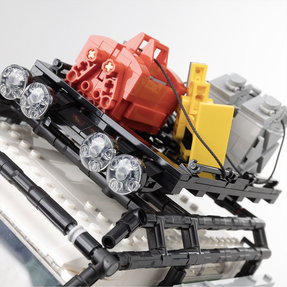 Конструктор LEGO® LAND ROVER CLASSIC DEFENDER 90 (38970)