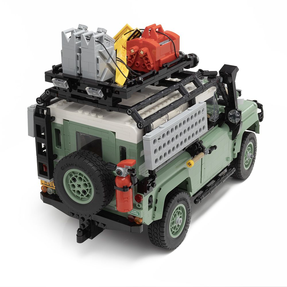 Конструктор LEGO® LAND ROVER CLASSIC DEFENDER 90 (38970)
