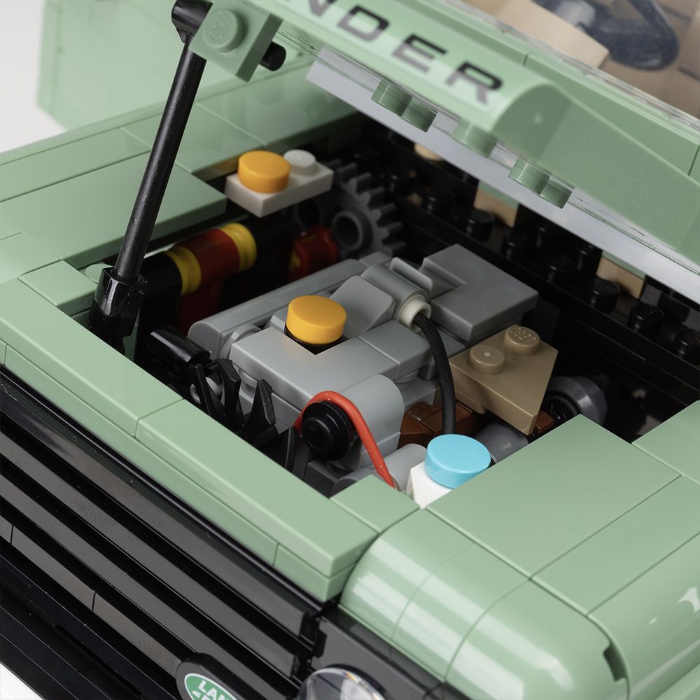 Конструктор LEGO® LAND ROVER CLASSIC DEFENDER 90 (38970)