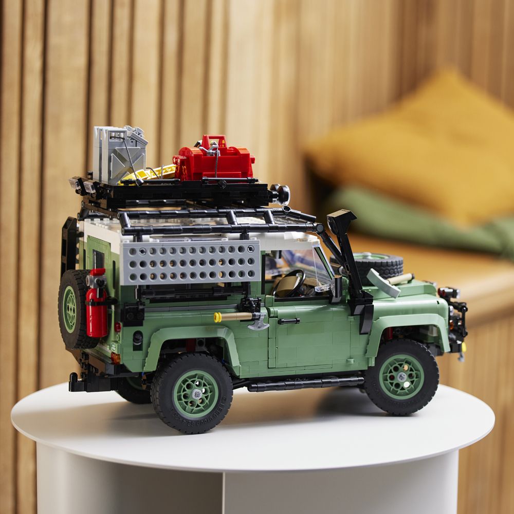 Конструктор LEGO® LAND ROVER CLASSIC DEFENDER 90 (38970)