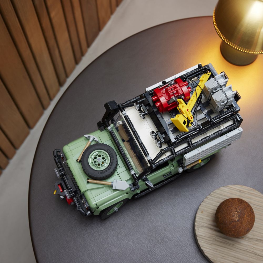 Конструктор LEGO® LAND ROVER CLASSIC DEFENDER 90 (38970)