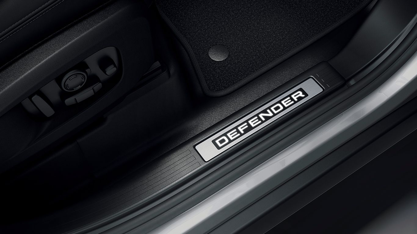 Накладки на передні пороги з підсвічуванням темного кольору Defender 90 L663 (35422)