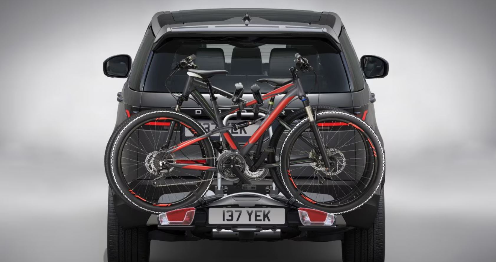 Кріплення для перевезення 3-х велосипедів, яке встановлюється на буксирувальний пристрій (35883)