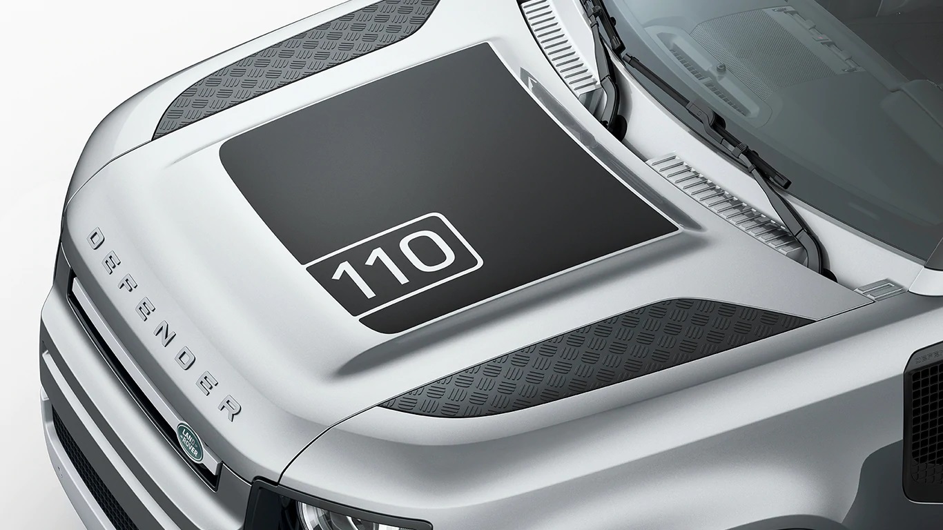 Наклейка на капот чорна, матова Defender L663 (36014)