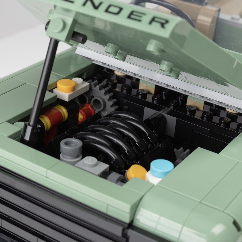 Конструктор LEGO® LAND ROVER CLASSIC DEFENDER 90 (38970)