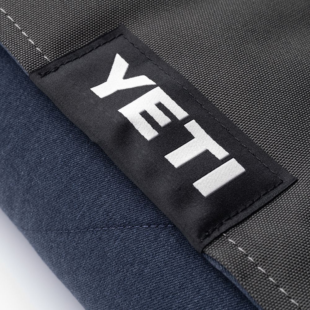 Ковдра для пікніка Defender Yeti, брудовідштовхуюча, водонепроникна, колір чорний з синім (42416)