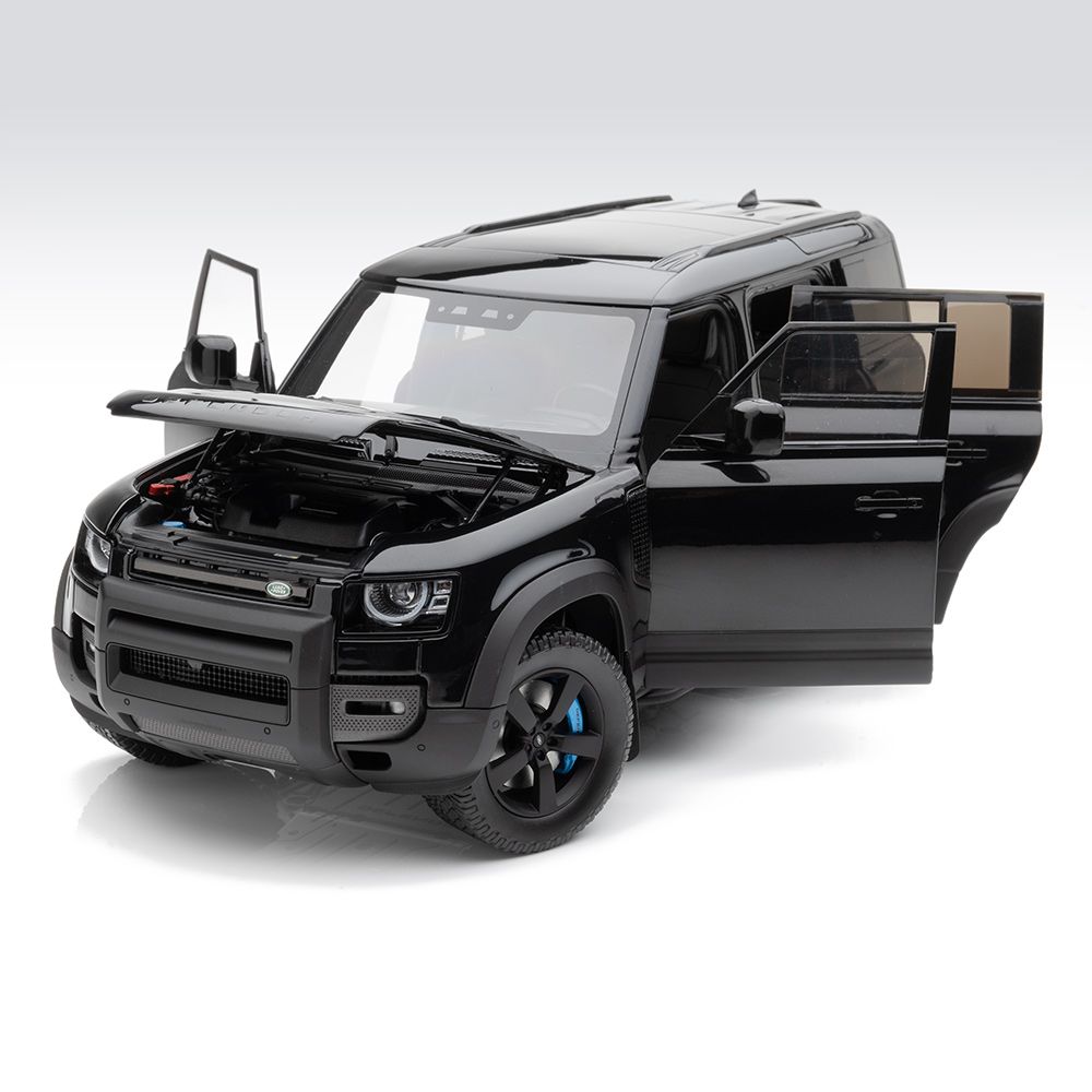 Модель автомобіля Land Rover Defender 110 V8, масштаб 1:18, колір Santorini Black (38980)