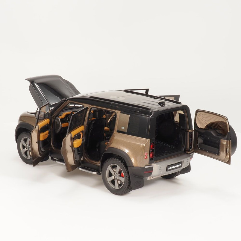 Модель автомобіля Land Rover Defender 110, масштаб 1:18, колір Gondwana Stone (43841)