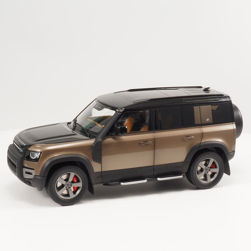 Модель автомобіля Land Rover Defender 110, масштаб 1:18, колір Gondwana Stone (43841)