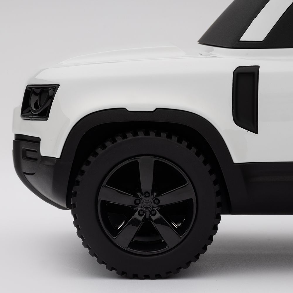 Модель автомобіля Defender Icon model 02, колір White/Black (43840)